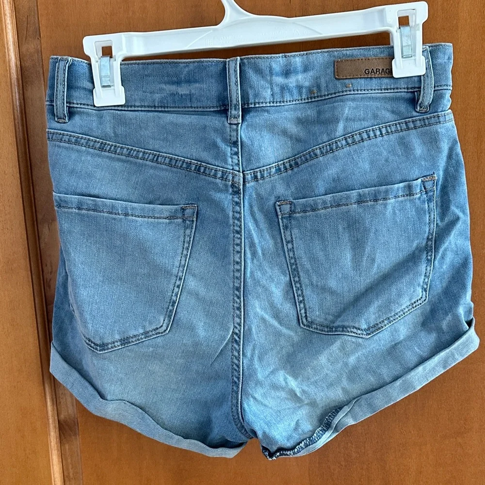 Garage Premium Retro High Waist Cuffed Denim Shorts Light Wash Blue Size 5 / 26